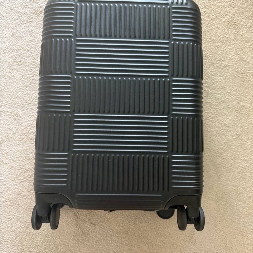 T. Anthony New York Polycarbonate Carry On Spinner in Matte Black